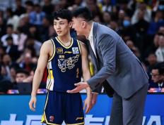 IM体育官网入口-江苏男篮战胜广东队，取得关键胜利