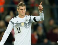 IM体育app-瑞士队逐步崛起成功晋级