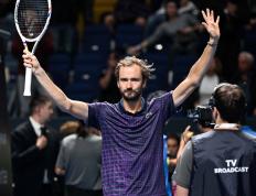 IM体育app-世界网球队完胜意大利网球队，梅德韦杰夫绝境逆转的简单介绍