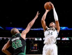 IM体育官方网-包含广州队险胜雄鹿，克莱惊艳四座的词条