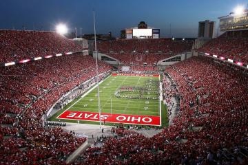 IM体育动画直播通道-西亚卡姆彻底打爆防线！湖人如何应对篮网的战术革新？