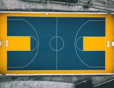 IM体育官网入口-赛场与战场，当NBA季后赛焦点战遇见乌克兰关键战突围雷恩