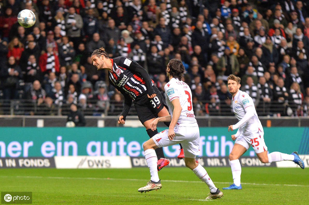 IM体育在线注册-包含小组局势再起法兰克福客场大败的词条