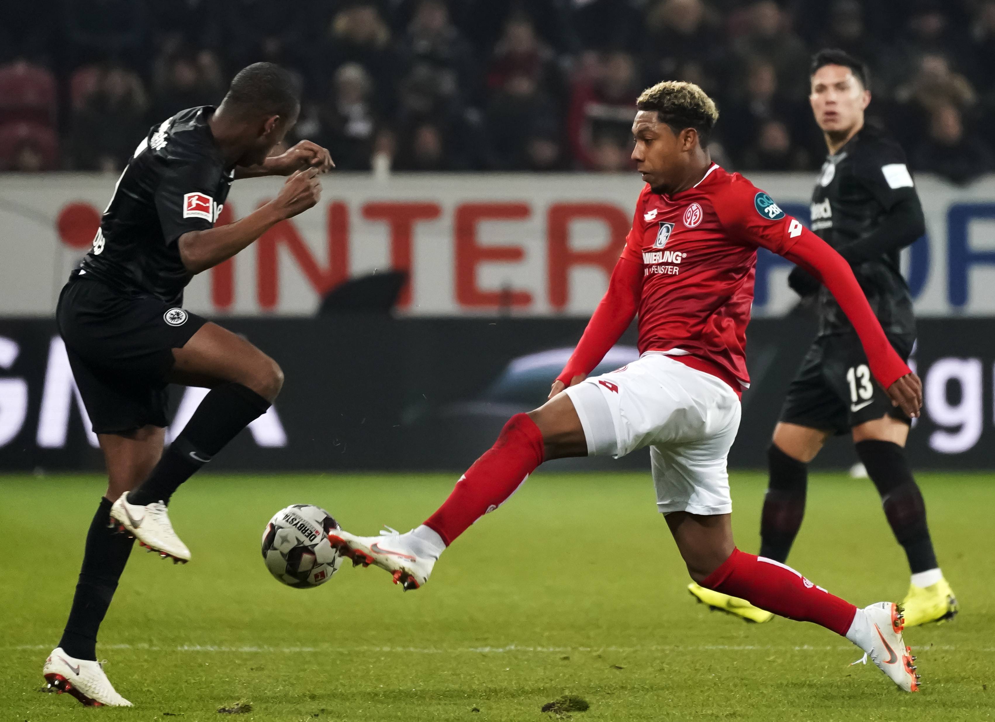 IM体育官方平台-美因茨客场大败，不敌对手实力