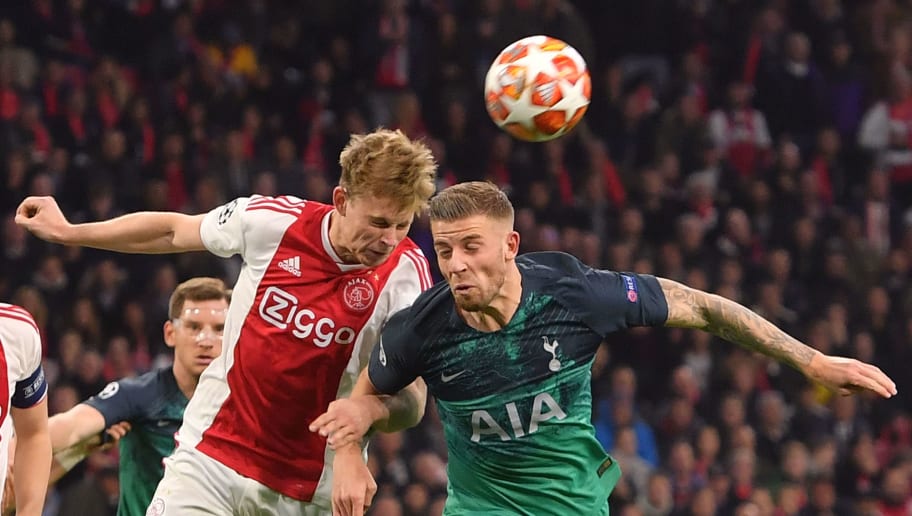 IM体育-阿贾克斯斩获胜利,成为黑马